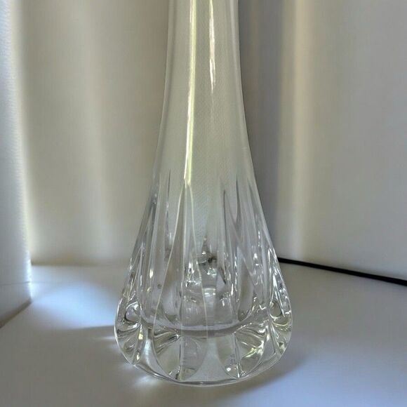 8 Inches Crystal Stem Vase with fluted heavy base and angled mouth - Picture 7 of 9